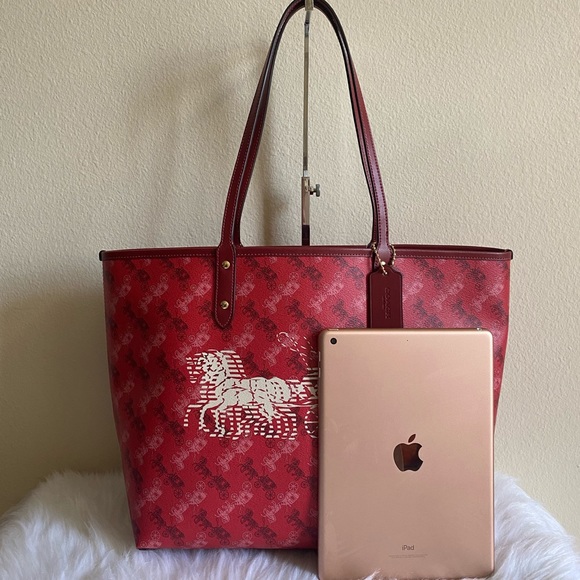 Coach - Picture 4 of 8